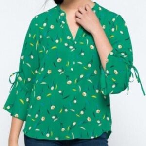 41 Hawthorn Trina Bell Sleeve Green Blouse Size L Tunic Pullover Floral V Neck